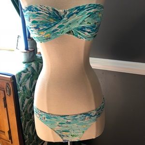 ❌SOLD❌ Lilly Pulitzer High Tide Toile Beach Bikini